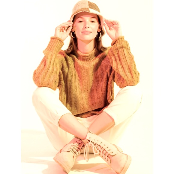 Cozy ribbed high neck sweater - Picture 3 of 5